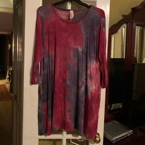2xl Red and gray tunic